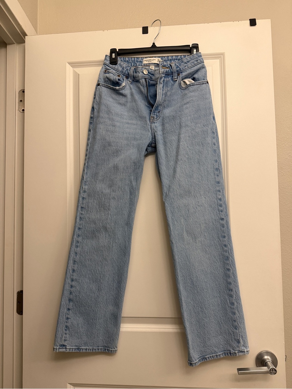 Abercrombie Curve Love 90s Relaxed Jeans High Rise Light Wash 24